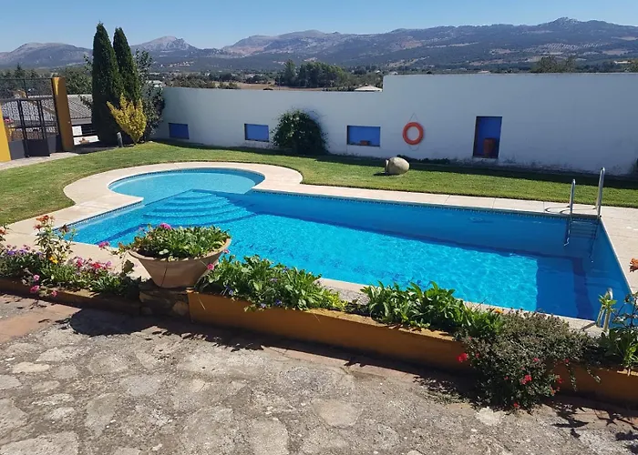 Cortijo Laguna Espejo * Ronda